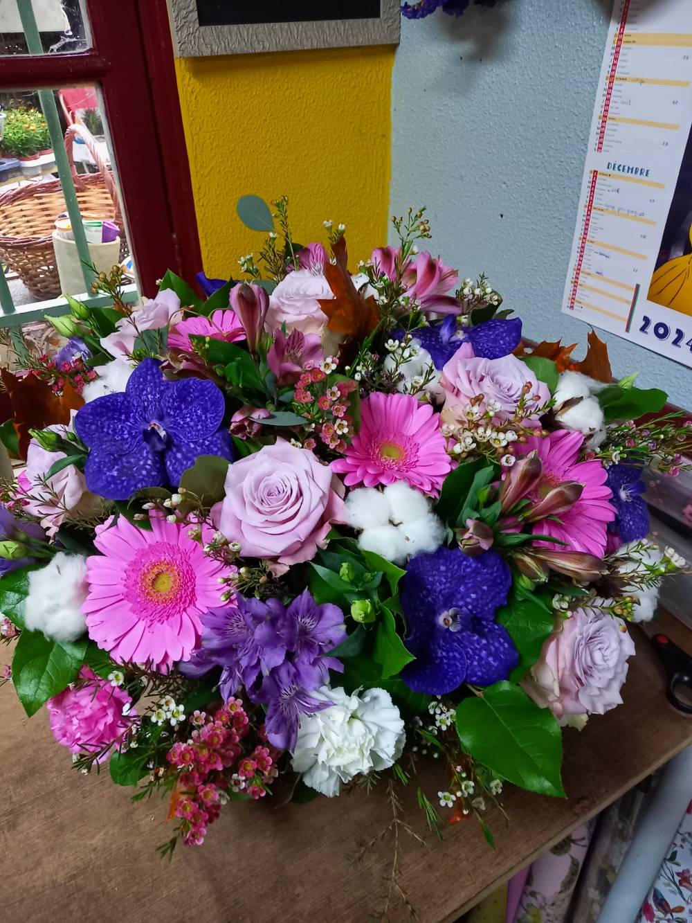 fleurs funéraires près de Droué